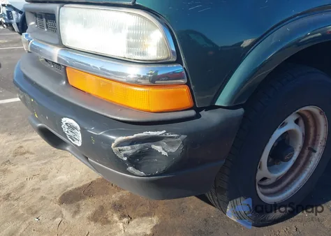 2003 Chevrolet S-10 S10 from USA, damaged, VIN 1GCCS14H638101207